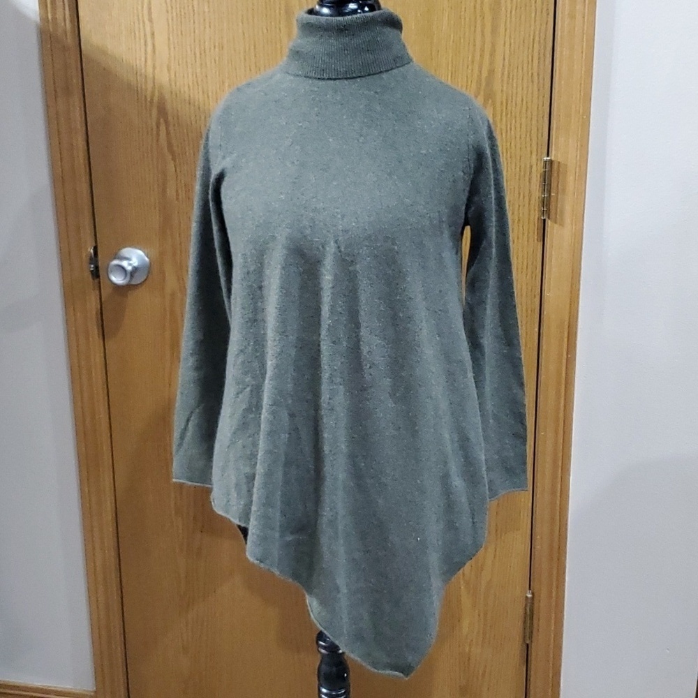 Magaschoni cashmere olive green asymmetric hem long sleeve turtle neck sweater